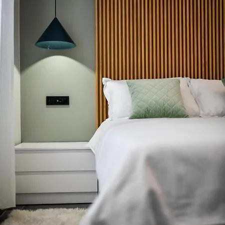 Maris By Belmont Realty Apartman *