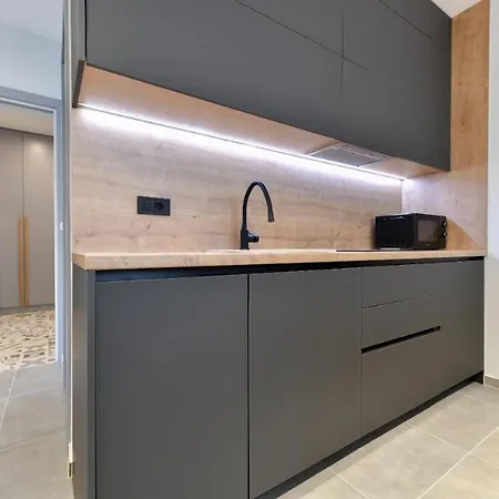 Maris By Belmont Realty Apartman *