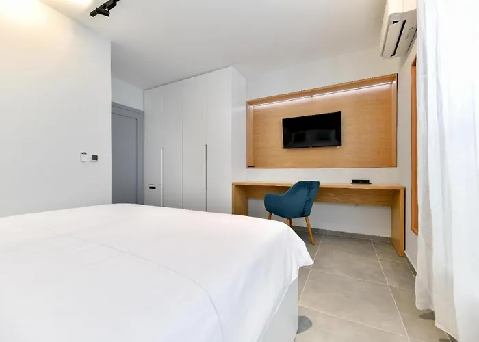 Апартаменти Maris By Belmont Realty