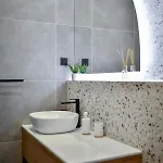 Maris By Belmont Realty 公寓 *